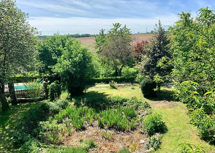 度假居 新居纳斯度假屋 *